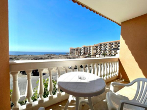 Coqueto apartamento con Wifi, piscina y vistas al oceano en Costa Del Silencio, Tenerife Sur